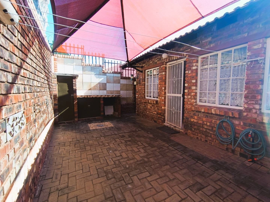 2 Bedroom Property for Sale in Pentagon Park Free State